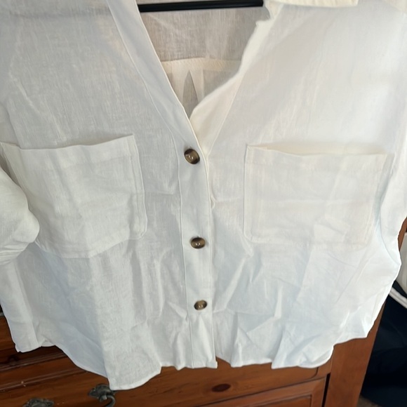 NWOT White Linen Short Sleeve Double Pocketed Collared Top, Size Small. - Picture 3 of 6
